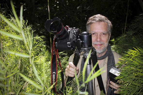 Nicholas photographing pochote with a Gitzo tripod + Arca-Swiss tripod head + Canon EOS-1D Mark III. San Salvador 2011.